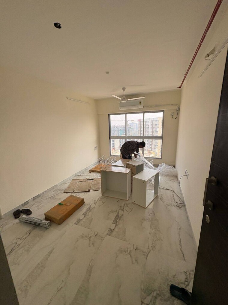 Team Area, jp-eminence 2 Bedroom 577 Sq.Ft. Apartment In Andheri West Mumbai 9708316