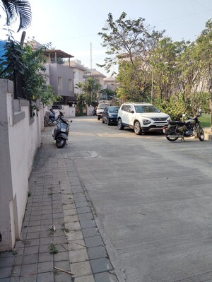 Parking in 2 BHK Apartment at Bavdhan – for Rent