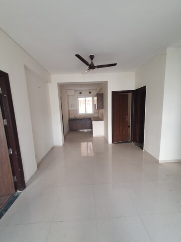 Furnished Amenities in 3 BHK Builder Floor at BPTP Parkland Pride, Sector 77 – for Sale