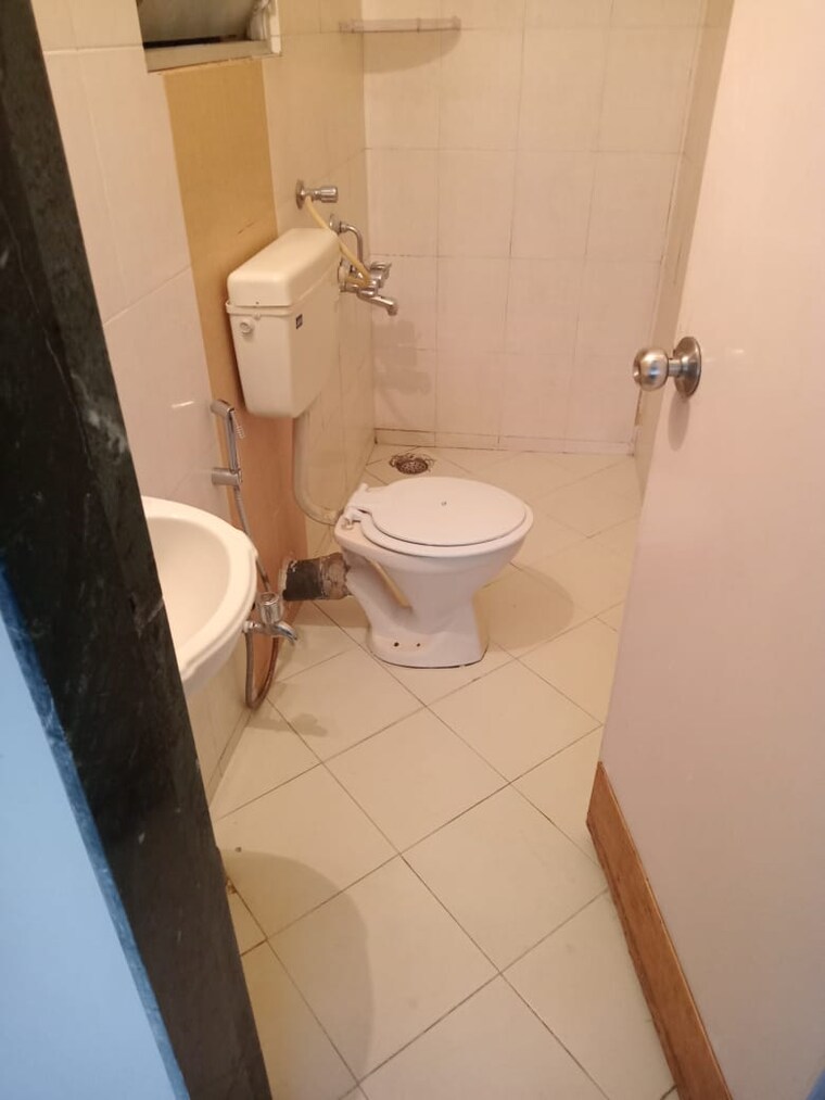 Bathroom, wadgaon sheri 2 Bedroom 690 Sq.Ft. Apartment In Wadgaon Sheri Pune 9708541