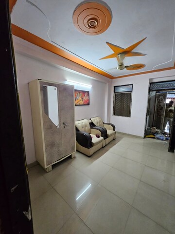 Living Room in 1.5 BHK Builder Floor at Ashiana Amaltas, Sector 79 – for Rent