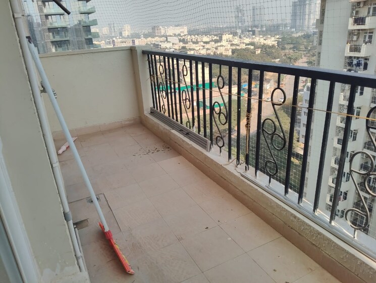 Balcony, emaar-emerald-estate 2 Bedroom 1020 Sq.Ft. Apartment In Sector 65 Gurgaon 9708659