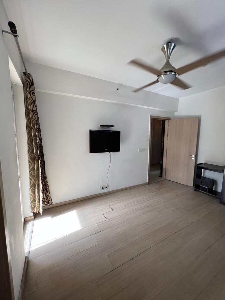 Room, dlf-new-town-heights-ii 3 Bedroom 1845 Sq.Ft. Apartment In Sector 86 Gurgaon 9708668