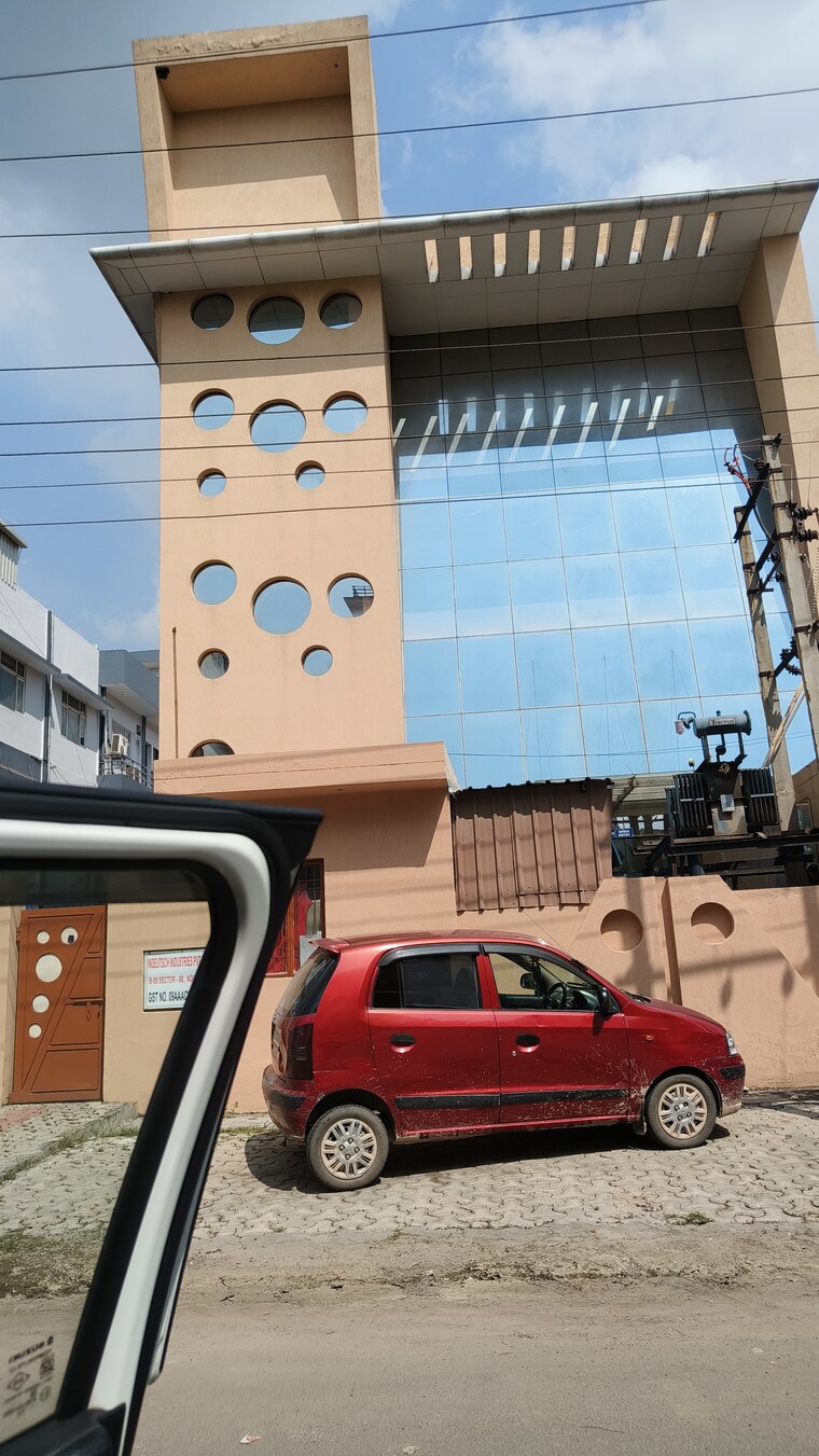 Exterior View, sector 63 Commercial Office Space 5000 Sq.Ft. In Sector 63 Noida 9708694