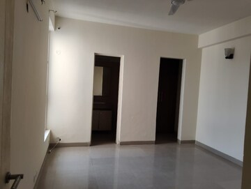 Room in 3 BHK Apartment at Emaar Emerald Estate, Sector 65 – for Rent