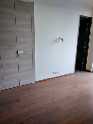 Room in 4 BHK Apartment at Salcon The Verandas, Sector 54 – for Rent