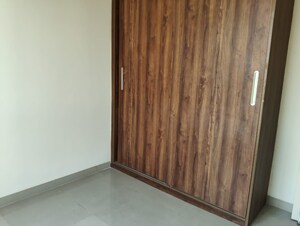 Room in 3 BHK Apartment at Emaar Emerald Estate, Sector 65 – for Rent