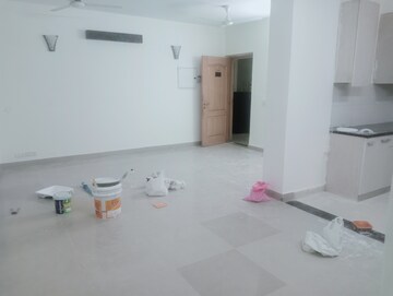 Room in 4 BHK Apartment at Sector 33 – for Rent