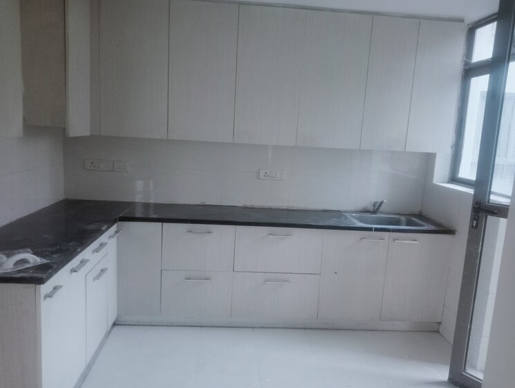 Bathroom, sector 33 4 Bedroom 2400 Sq.Ft. Apartment In Sector 33 Gurgaon 9708728