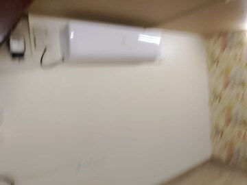 Room in  Office Space at Om Heera Panna Mall, Andheri West – for Rent