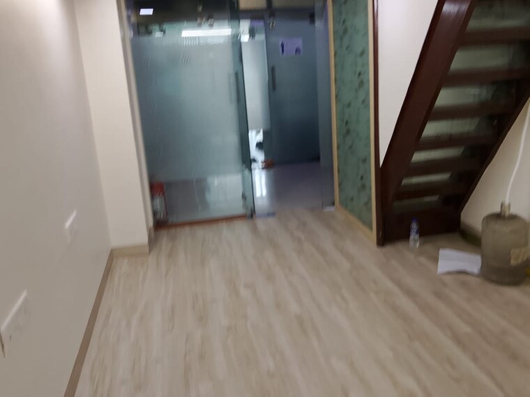 Room, om-heera-panna-mall Commercial Office Space 258 Sq.Ft. In Andheri West Mumbai 9708740