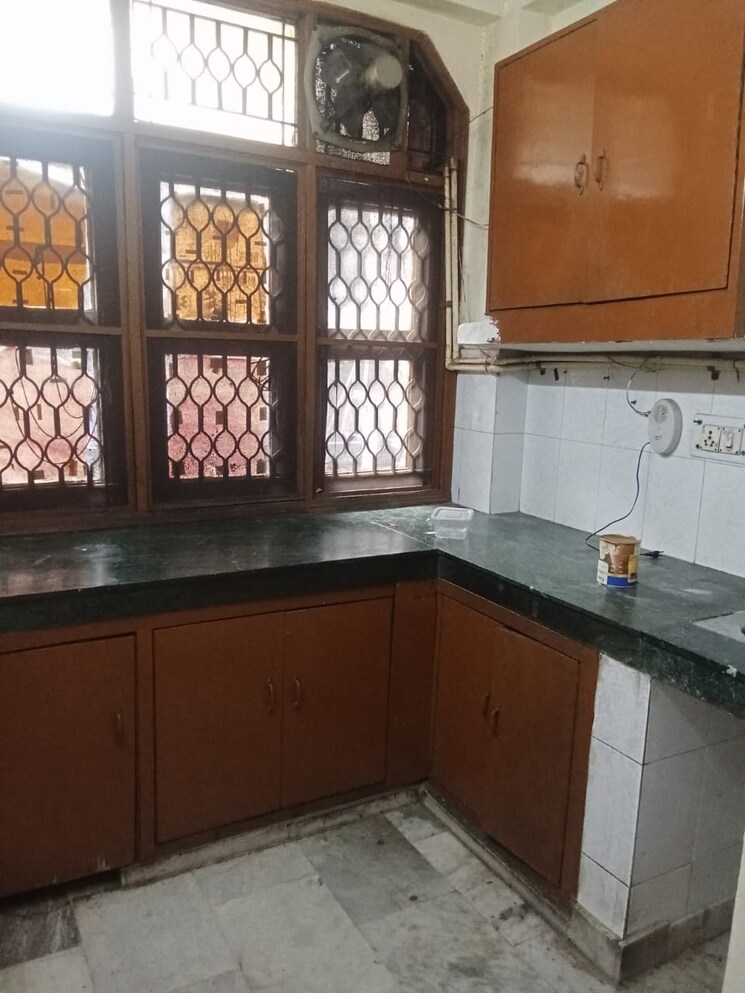 Kitchen, mayur vihar 2.5 Bedroom 800 Sq.Ft. Builder Floor In Mayur Vihar Delhi 9708804