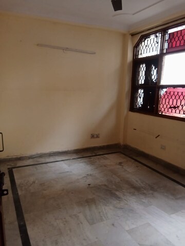 Room in 2.5 BHK Builder Floor at Mayur Vihar – for Rent