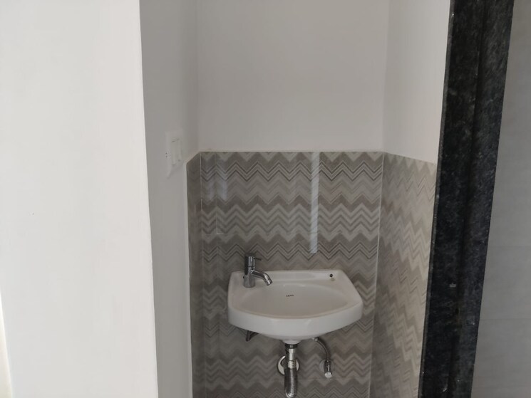 Bathroom, lodha-crown-quality-homes 1 Bedroom 417 Sq.Ft. Apartment In Majiwada Thane 9708937