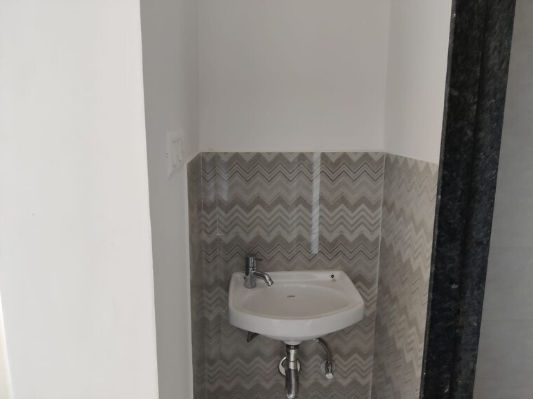 Bathroom, lodha-crown-quality-homes 1 Bedroom 417 Sq.Ft. Apartment In Majiwada Thane 9708937