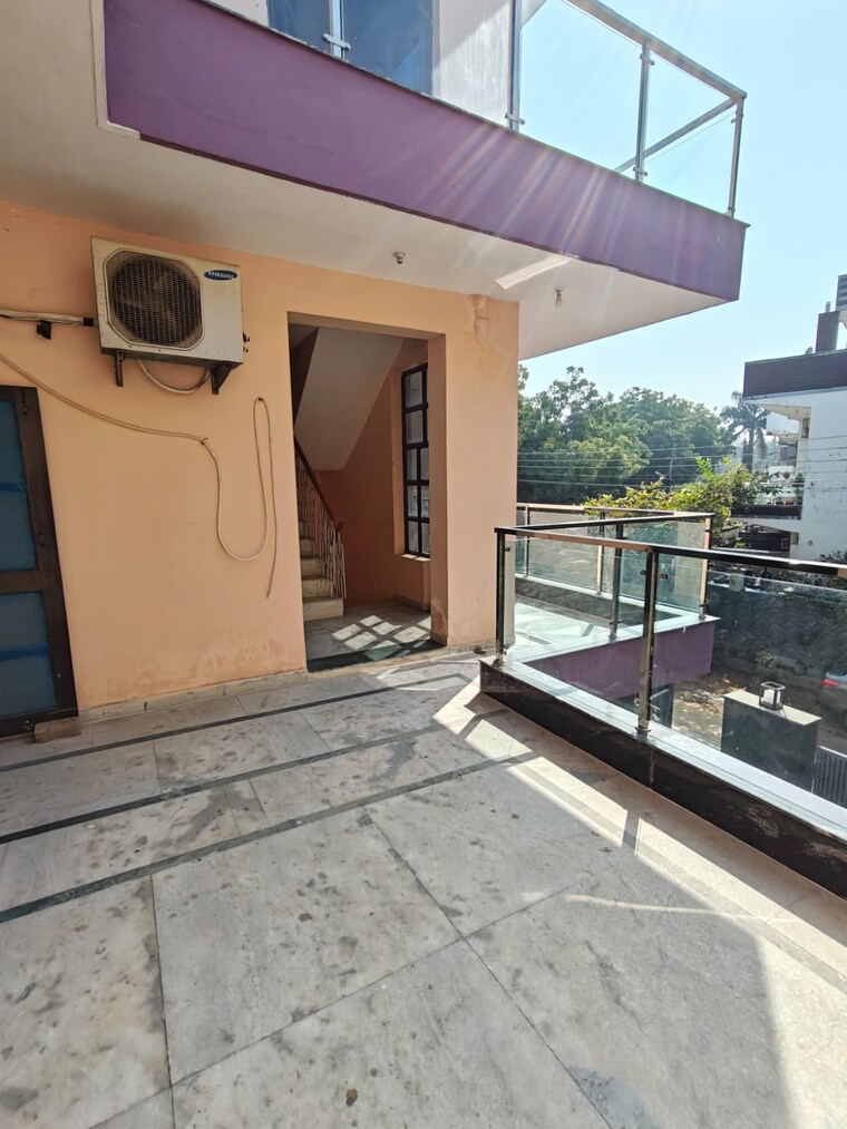 Balcony, vipul-tatvam-villas 4 Bedroom 3168 Sq.Ft. Apartment In Sector 48 Gurgaon 9708924
