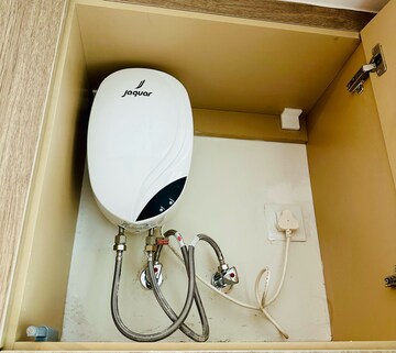 Furnished Amenities in 3.5 BHK Apartment at Ambience Creacions, Sector 22 – for Rent