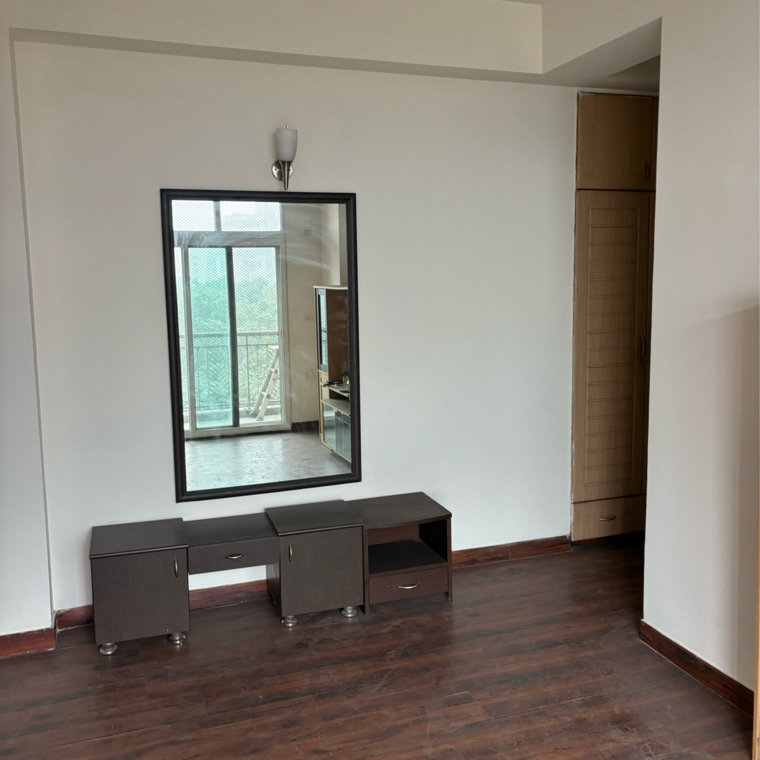 Room, mahagun-maple 3 Bedroom 1750 Sq.Ft. Apartment In Sector 51 Noida 9709458