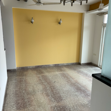 Room in 3 BHK Apartment at Mahagun Maple, Sector 51 – for Sale