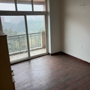 Room in 3 BHK Apartment at Mahagun Maple, Sector 51 – for Sale