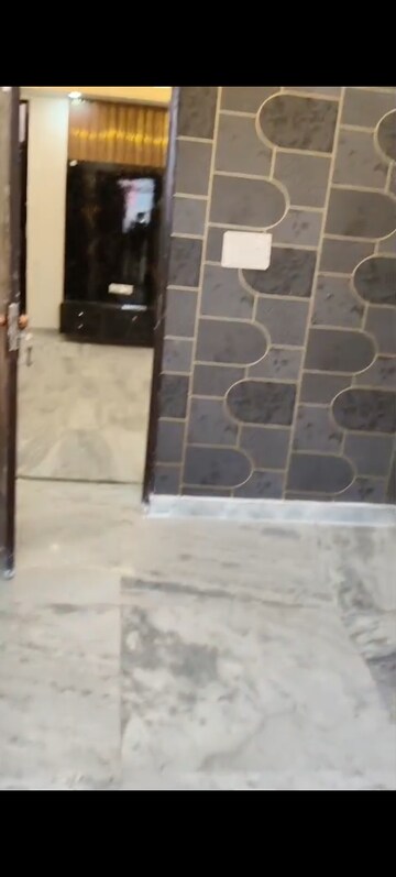 Room in 1 BHK Builder Floor at Vaishali Sector 6 – for Sale