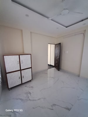Room in 3 BHK Apartment at New Sneh Nagar – for Rent