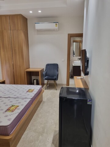 Kitchen in 5 BHK Apartment at Vipul Tatvam Villas, Sector 48 – for Rent