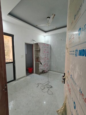 Room in 5 BHK Apartment at Vipul Tatvam Villas, Sector 48 – for Rent