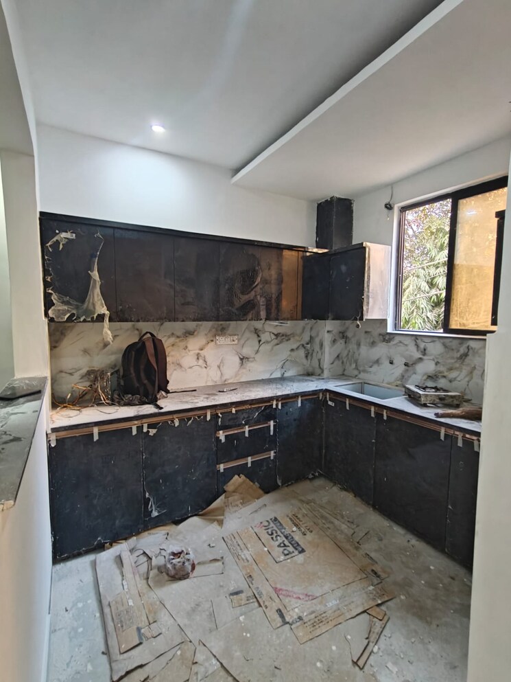 Kitchen, vipul-tatvam-villas 5 Bedroom 9000 Sq.Ft. Apartment In Sector 48 Gurgaon 9709278