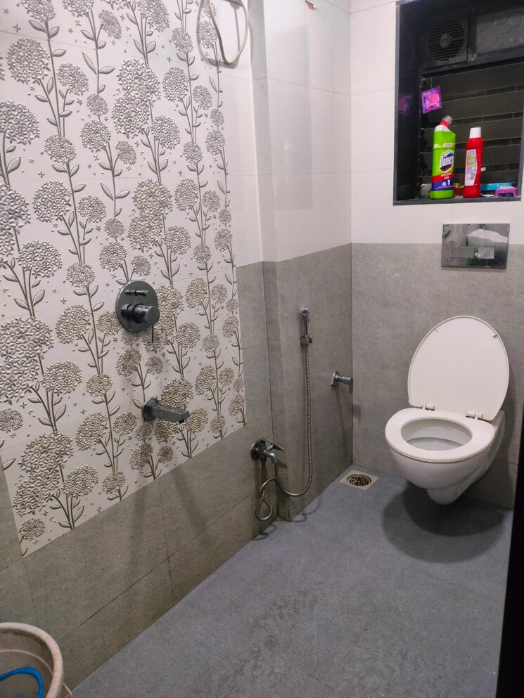 Attached Bathroom, vrindavan-chs-thane-west 2 Bedroom 770 Sq.Ft. Apartment In Vrindavan Society Thane 9709319
