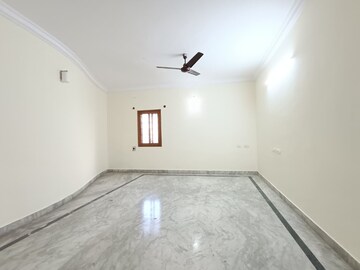 Room in 4 BHK Independent House at Hsr Layout – for Rent