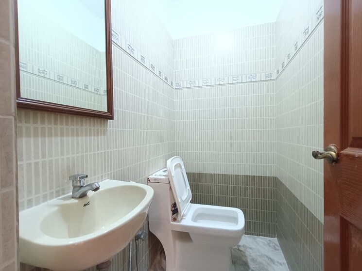 Bathroom, hsr layout 4 Bedroom 2400 Sq.Ft. Independent House In Hsr Layout Bangalore 9709546