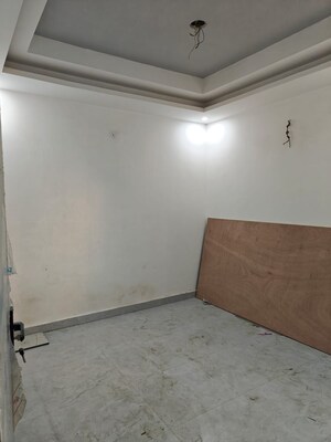 Room in 4 BHK Apartment at Vipul Tatvam Villas, Sector 48 – for Rent