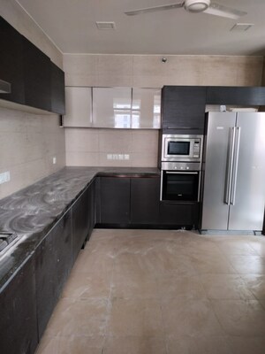 Kitchen in 5 BHK Apartment at Salcon The Verandas, Sector 54 – for Rent