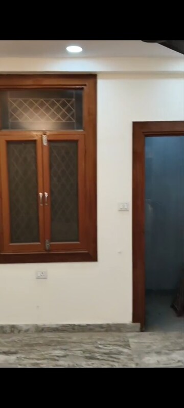 Room in 1 BHK Builder Floor at Vaishali Sector 2 – for Sale