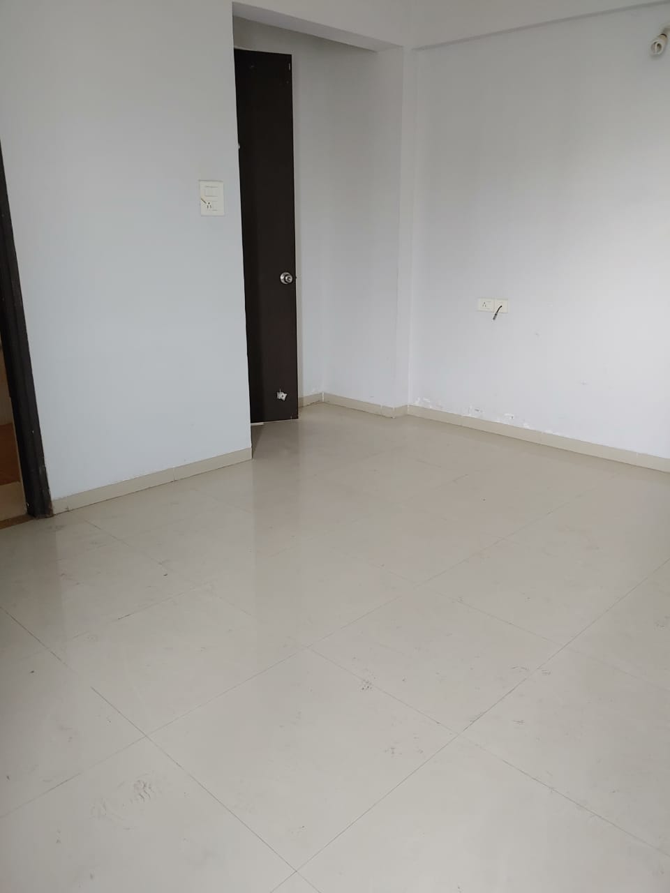 2 BHK + Servant Room Apartment For Rent in Pinnacle Brook Side