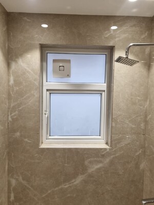 Room in 4 BHK Apartment at Vipul Tatvam Villas, Sector 48 – for Rent