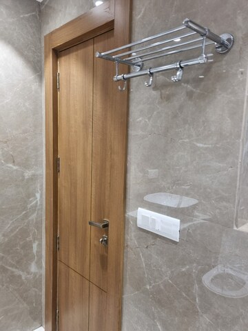 Furnished Amenities in 4 BHK Apartment at Vipul Tatvam Villas, Sector 48 – for Rent