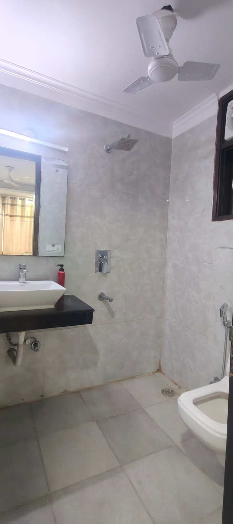 Bathroom, chattarpur 4 Bedroom 2500 Sq.Ft. Builder Floor In Chattarpur Delhi 9709683
