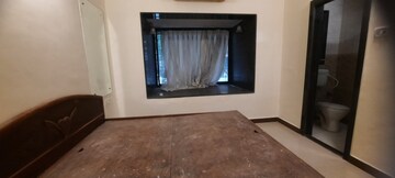Room in 2 BHK Apartment at Oshiwara Mhada, Andheri West – for Rent