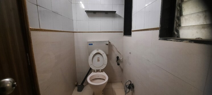 Bathroom, oshiwara-mhada 2 Bedroom 900 Sq.Ft. Apartment In Andheri West Mumbai 9709782