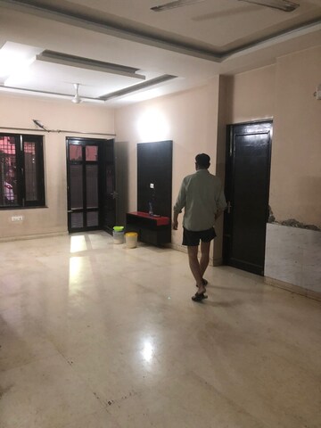 Parking in 3 BHK Independent House at Sector 4 – for Rent