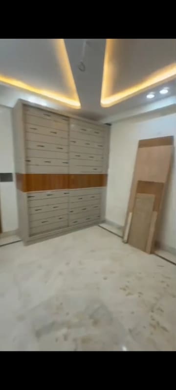 Room in 2 BHK Builder Floor at Sector 1 Vaishali – for Sale