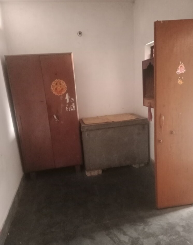 Room, aliganj 1 Bedroom 480 Sq.Ft. Villa In Aliganj Lucknow 9710029