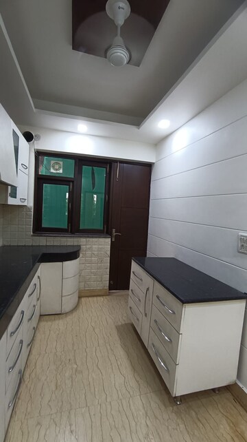 Kitchen in 3 BHK Apartment at Parsvnath Green Ville, Sector 48 – for Sale