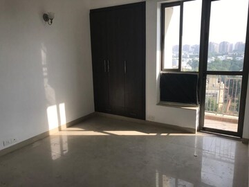 Room in 3 BHK Independent House at Sector 4 – for Rent