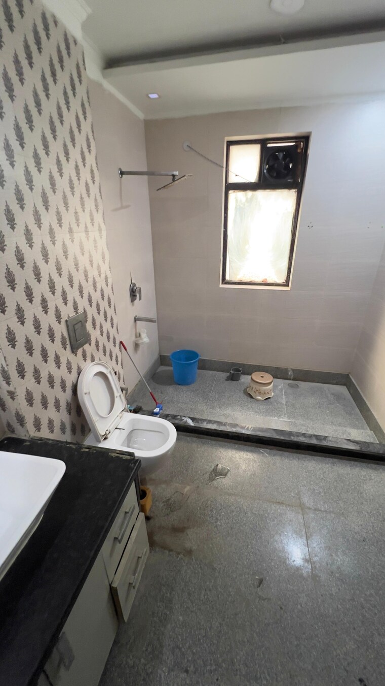 Bathroom, model town 2 Bedroom 1000 Sq.Ft. Builder Floor In Model Town Delhi 9710240