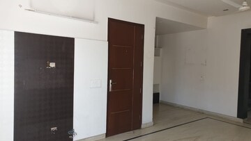 Room in 3 BHK Independent House at Sector 4 – for Rent