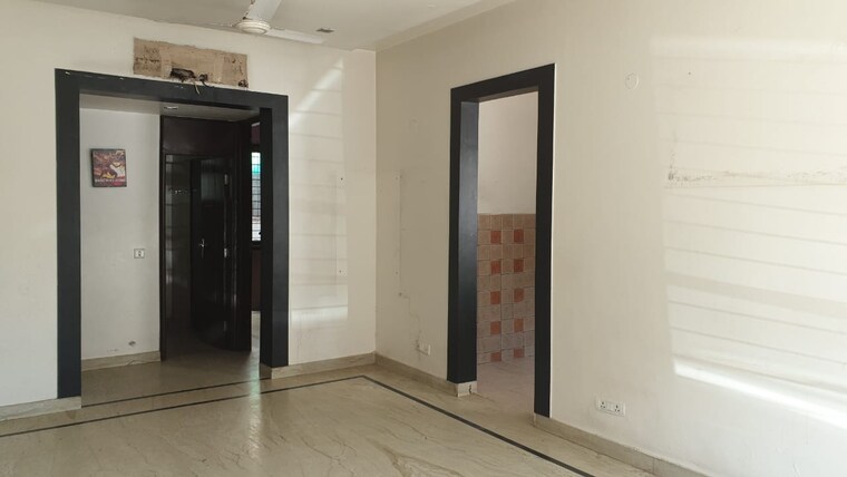 Room, sector 4 3 Bedroom 2055 Sq.Ft. Independent House In Sector 4 Gurgaon 9710215