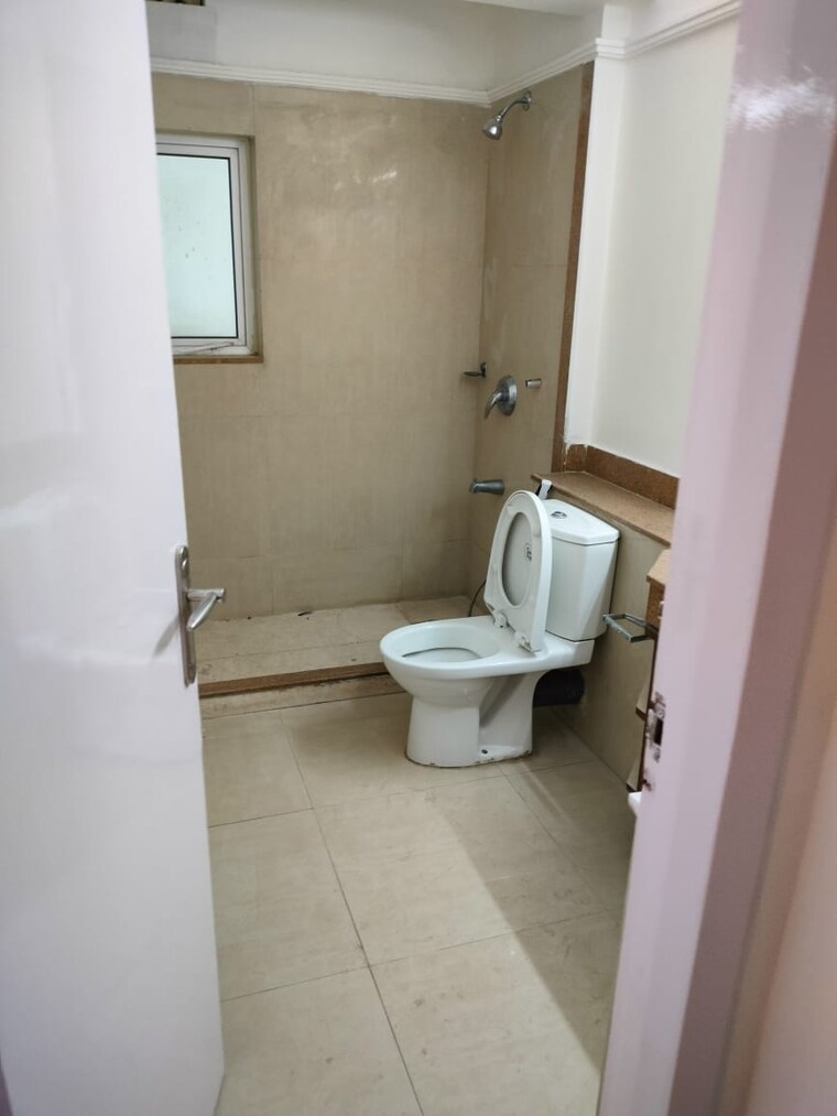 Bathroom, dlf-the-icon 4 Bedroom 2810 Sq.Ft. Apartment In Dlf Phase V Gurgaon 9710209